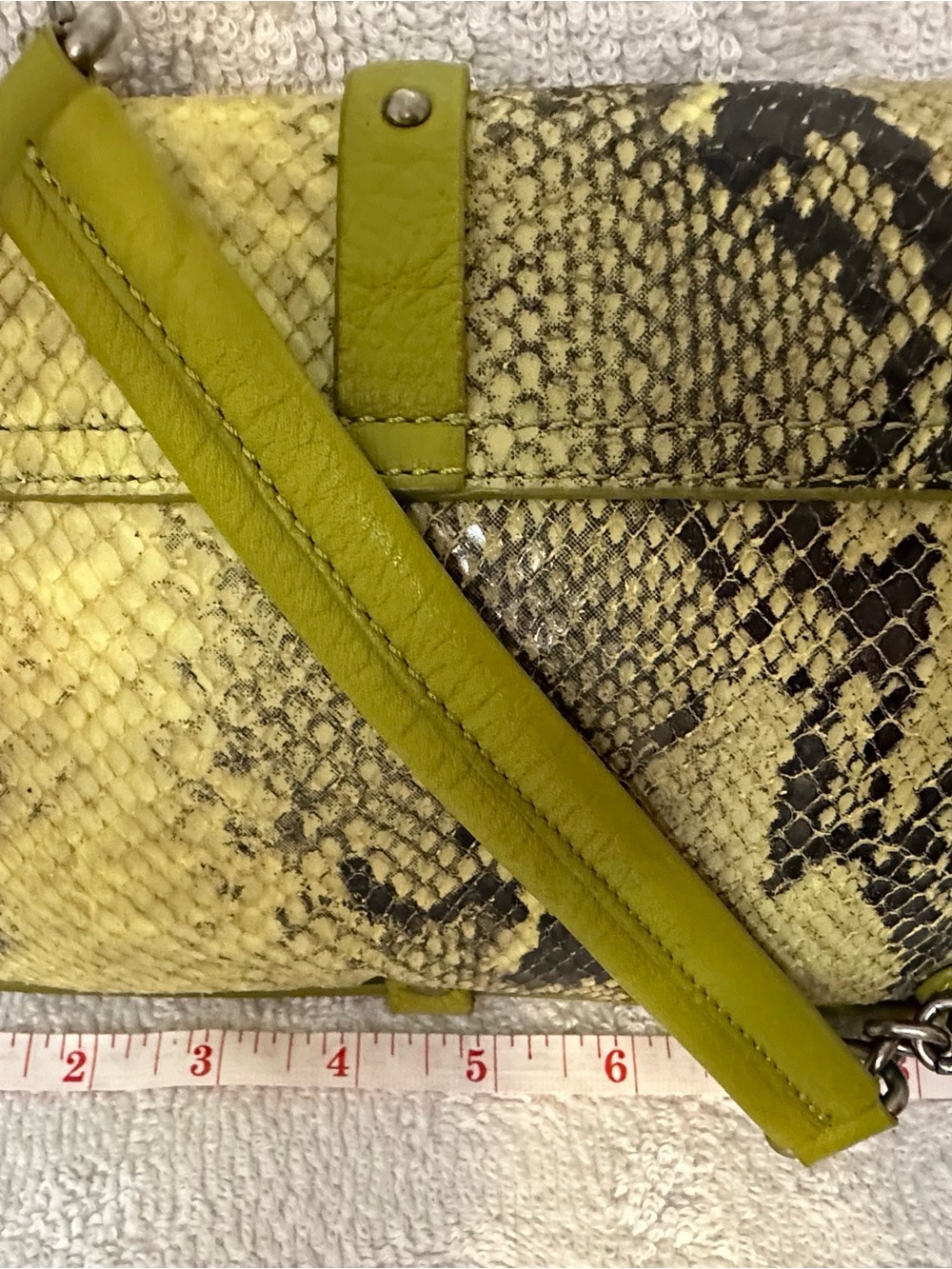 Cynthia Rowley Snake-Print Shoulder Bag with lime green with Chain Detail - Picture 5 of 11